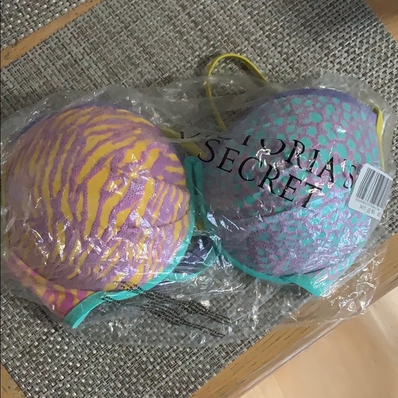 Victoria’s Secret Bathing Suit top - Picture 5 of 5